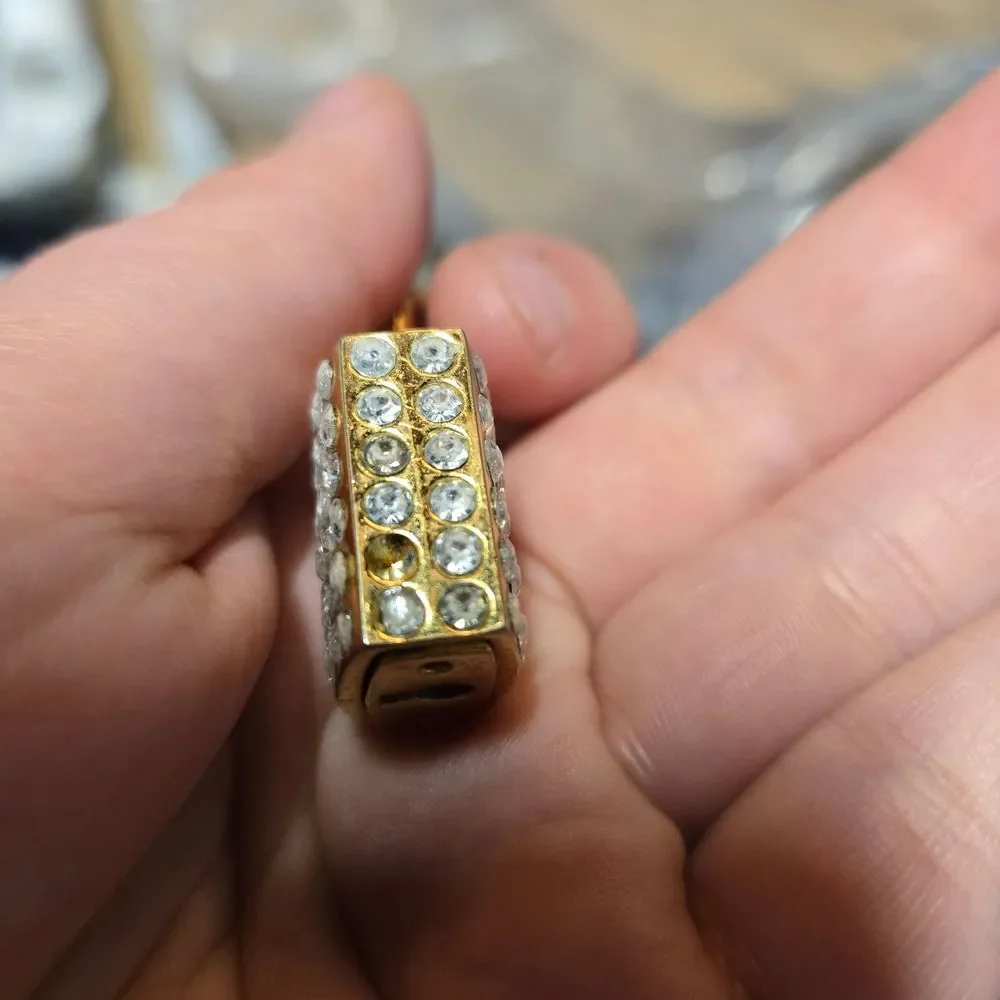 Unbranded elegant gold